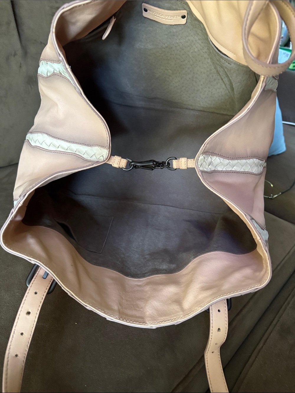 Bottega Veneta Soft Pink Leather Tote Bag with Ivory Braided Trim - Picture 8 of 11